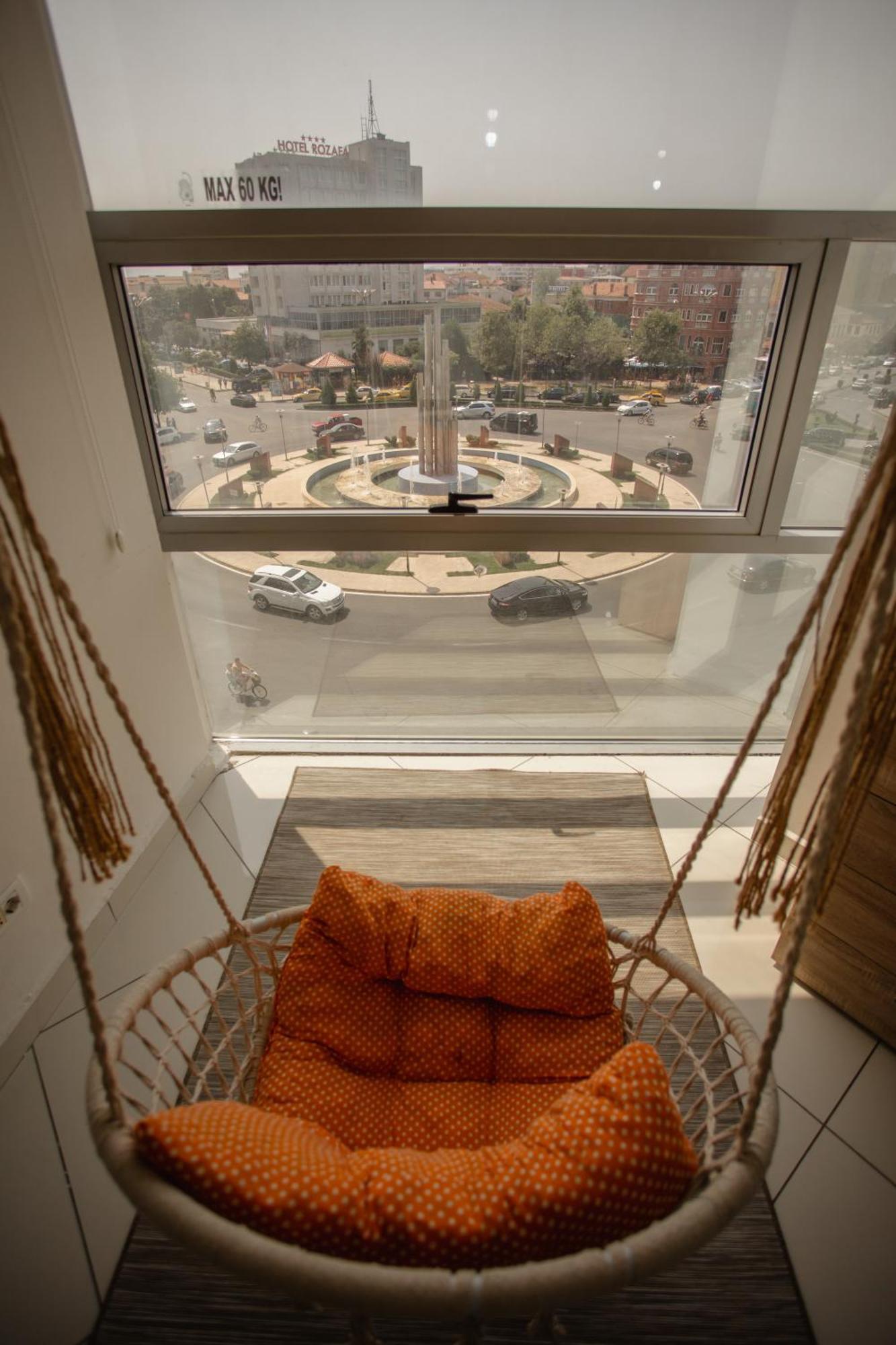 Room 446, Center Σκόδρα Εξωτερικό φωτογραφία