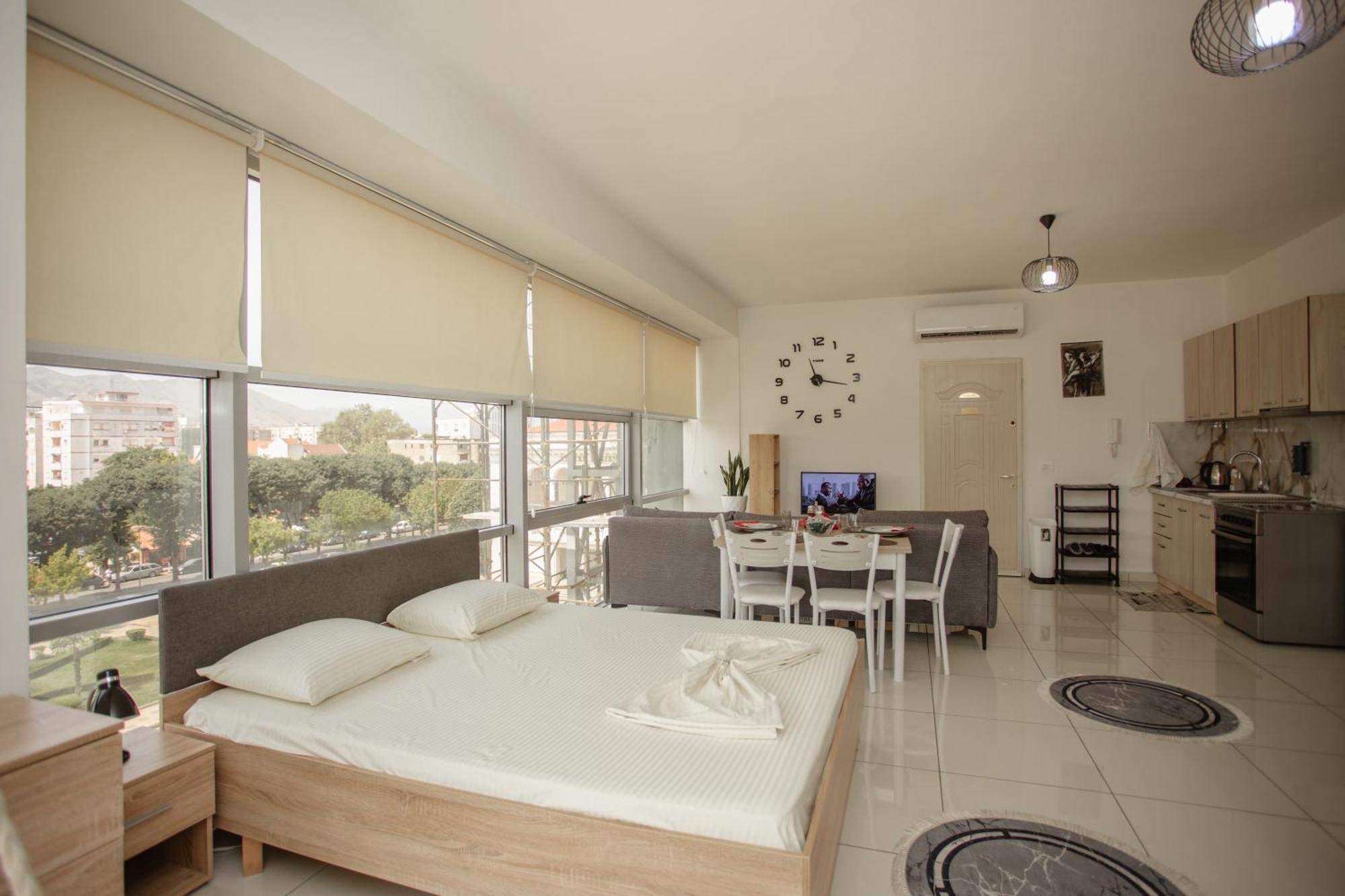 Room 446, Center Σκόδρα Εξωτερικό φωτογραφία
